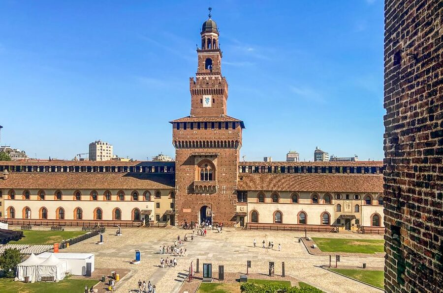 Milan: Sforza Castle Entry Ticket with Digital Audio Guide - Getting your ticket at Piazza Castello 1