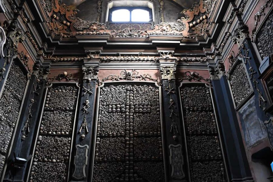 Milano: Highlights Private Tour, Duomo, Castle & Gelato - Frescoes inside San Maurizio