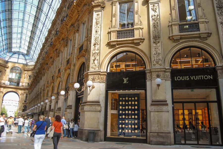 Milano: Highlights Private Tour, Duomo, Castle & Gelato - Milan Duomo, from the Madonnina to the Statue of Liberty