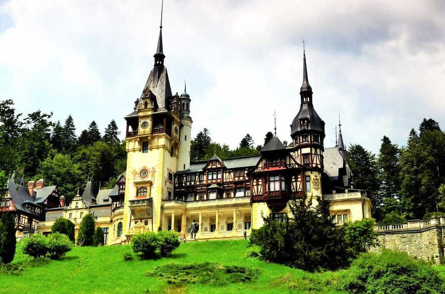 Minivan 8 Places : Dracula Castle, Peles, & Brasov Day Tour - A Long Day From Bucharest Into Transylvania