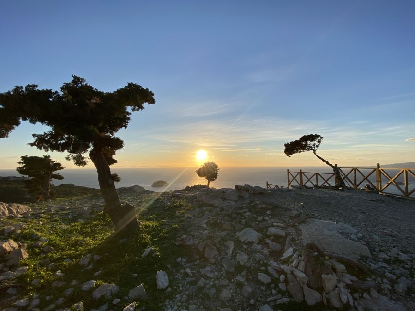 Monolithos: Small Group Hike and Sunset at Monolithos Castle - Who should book this Monolithos outing
