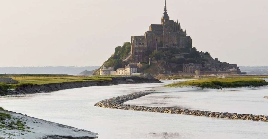 Mont Saint-Michel & Chateaux Country 3-Day Tour from Paris - Mont Saint-Michel gives the first day its magic