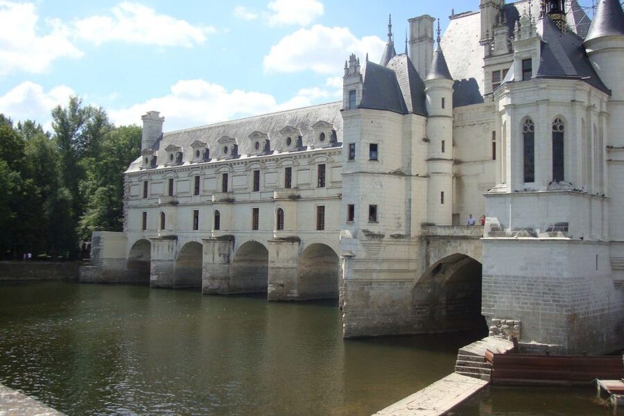 Mont Saint-Michel & Chateaux Country 3-Day Tour from Paris - Coach comfort and guide quality