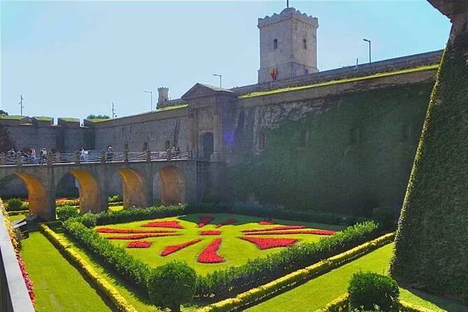 Montjuic Castle Admission Ticket in Barcelona - Montjuïc Castle is about the view first