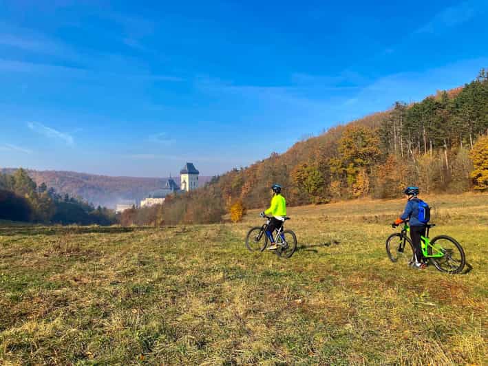 Mountain Biking Full Day Trip to The Karlstejn Castle - Riding a high-end 29-inch full-suspension bike