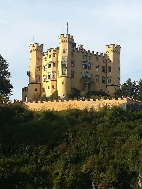 Munich: Neuschwanstein Castle and Linderhof Palace Day Trip - Key points at a glance