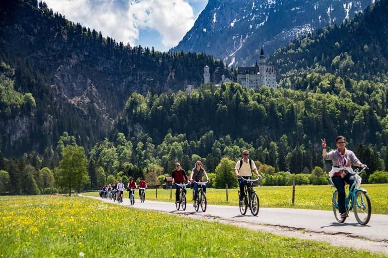 Munich: Neuschwanstein Castle by Bus with Alpine Bike Ride - Lunch at a local brewery