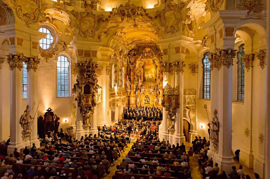 Munich: Neuschwanstein Castle Chinese Day Tour - Alpsee: make the short walk