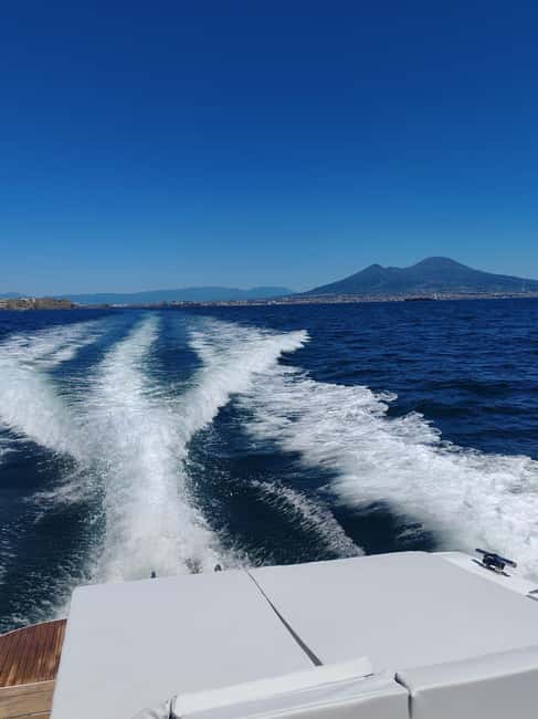 Naples Express Tour: Castles, Legends & the Gulf - Vesuvius, Capri, and the wide sweep of the bay