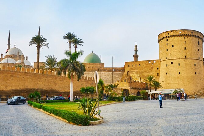 National Museum Citadel and Bazaar Private Tour - Guides, drivers, and the human side of the day