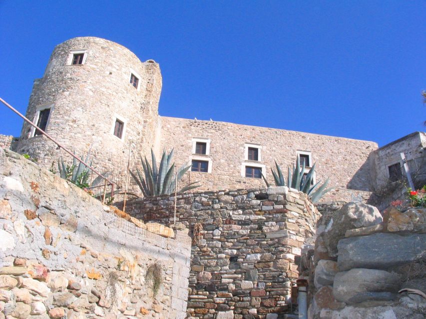 Naxos Castle Walking Tour and Sunset at the Portara - Reaching the Portara at sunset