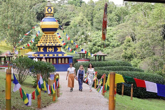 Near Gold Coast: Crystal Castle Admission Ticket - Lunch at the Lotus Café
