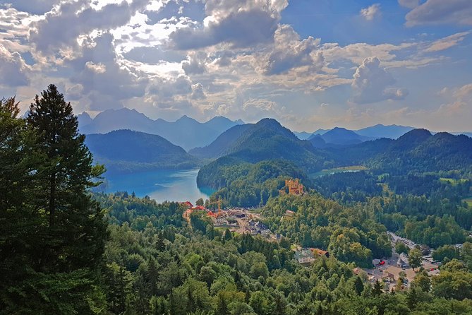 Neuschwanstein Castle Tour from Munich - The uphill walk to Neuschwanstein