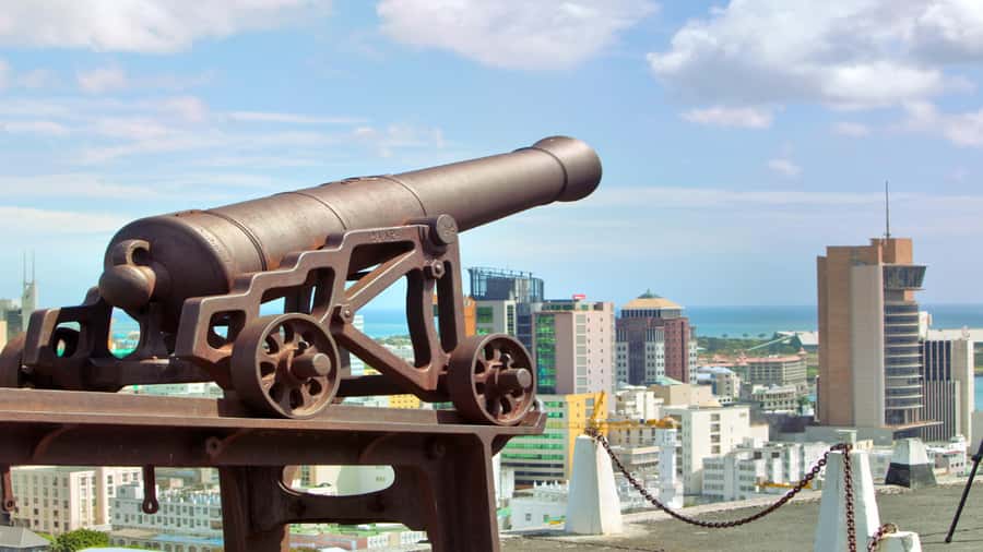 North Tour: Port Louis, Caudan, Citadelle, Botanical Garden - Port Louis Market: a short route into daily life