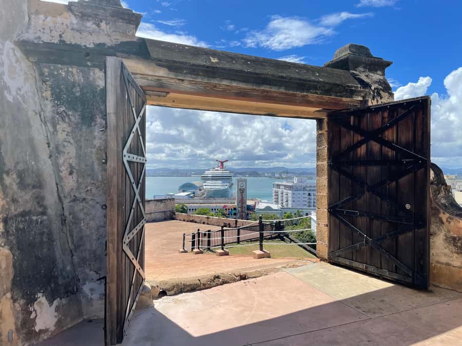 Old San Juan: San Cristobal Castle and Old Town Walking Tour - How long the 150 minutes feels