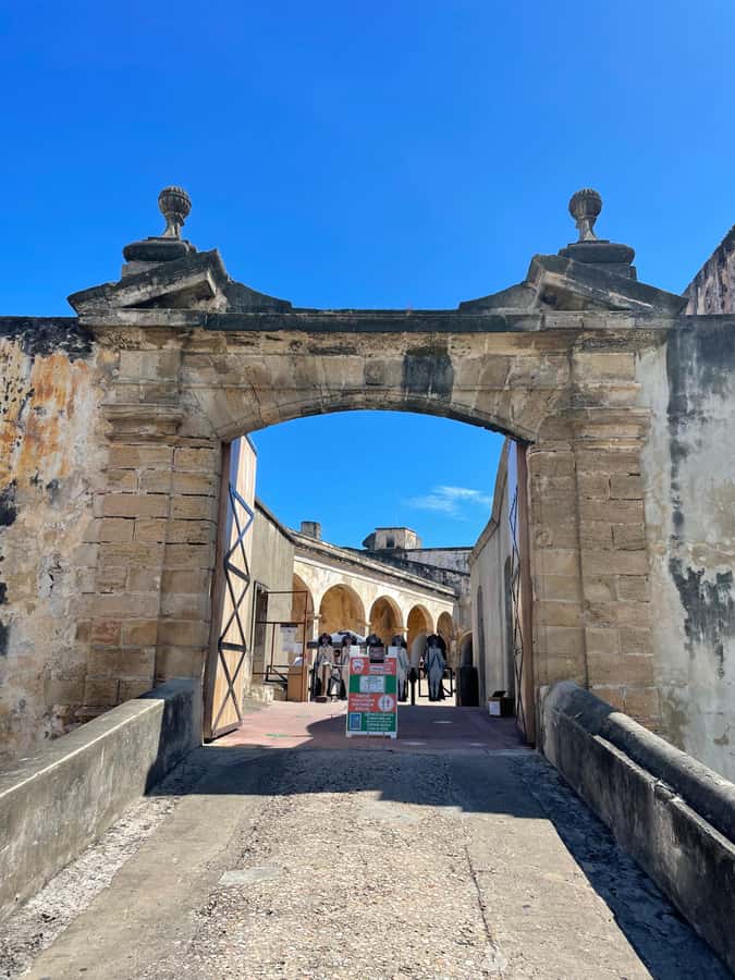 Old San Juan: San Cristobal Castle and Old Town Walking Tour - Tunnels, dungeon, and the WWII bunker