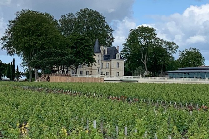 On the Medoc Castle Route on a full day private tour (Premium Sedan) - A two-hour lunch in Saint-Julien