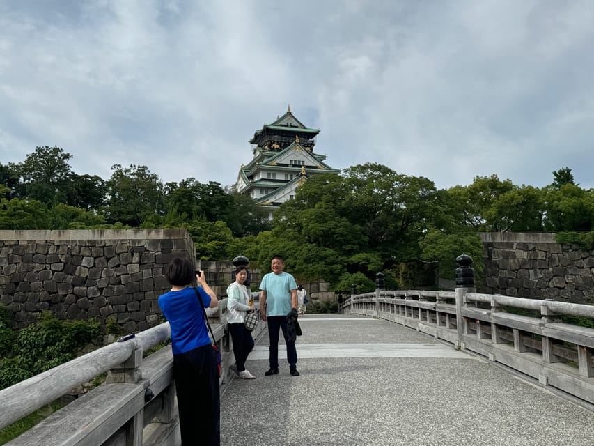 Osaka: Early Morning Osaka Castle Guided Tour, Avoid Crowds - The first viewpoints set up the story