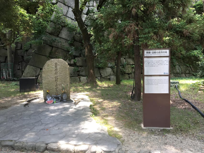 Osaka: Half-Day Private Guided Tour of the Castle - Gokuraku-bashi Bridge and the Approach to Power