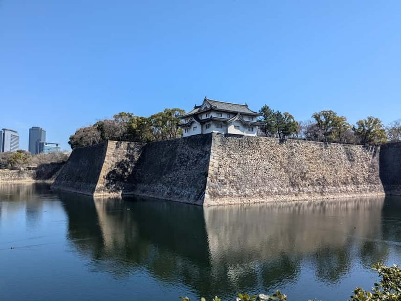 Osaka: Osaka Castle Guided Tour with Local Guide - Why a Guide Changes Osaka Castle