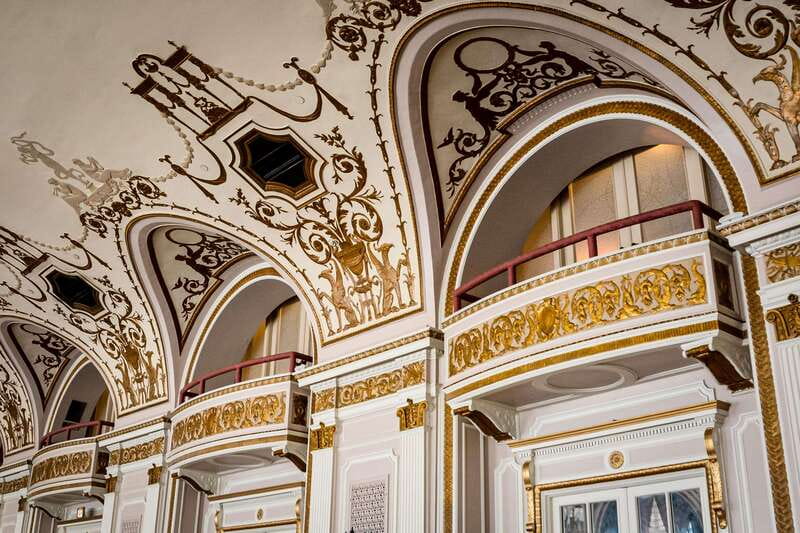 Ottawa: Secrets of the Château Laurier - Guided Hotel Tour - Reading the building through its public rooms