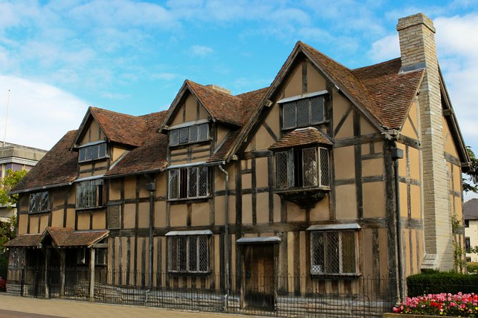 Oxford, Stratford, Cotswolds & Warwick Castle Tour from London - Oxford: a short walk through a great university city