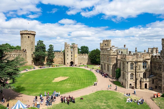 Oxford, Stratford, Cotswolds & Warwick Castle Tour from London - Guides, commentary, and language expectations