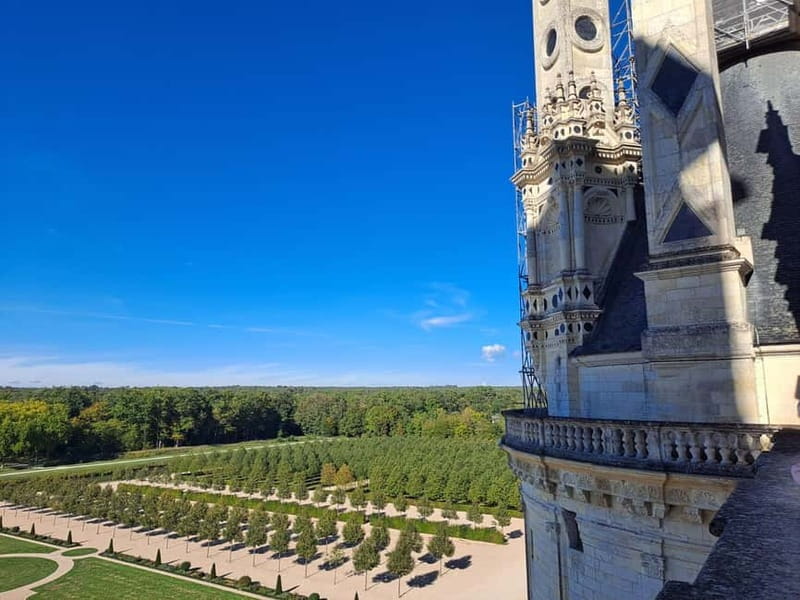 Paris: Loire Valley Castles Tour with Chambord & Chenonceau - The 3.5-hour ride from Paris