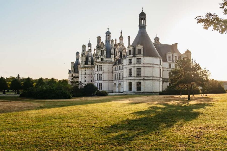 Paris: Loire Valley Chambord Castle, Wine Tasting & Lunch - Through Touraine, Vouvray, and Montlouis-sur-Loire