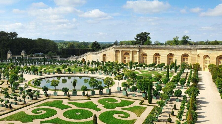 PARIS: Private transfer Château Versailles van 7 people 4H - Returning to Paris without the station shuffle