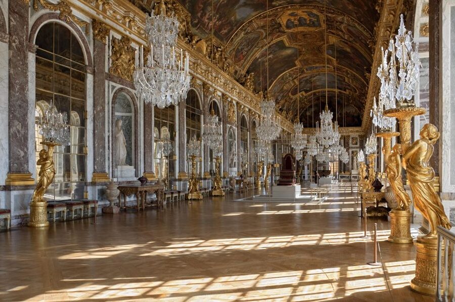 PARIS: Private transfer Château Versailles van 7 people 4H - Is $397 a fair price?