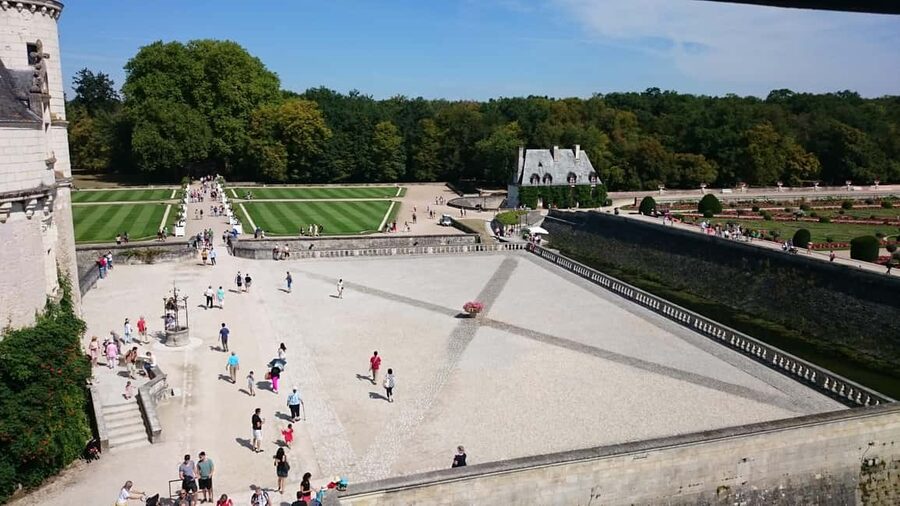 Paris to Loire Valley Castles Chambord & Chenonceau -DayTrip - Chenonceau brings a softer, more personal style