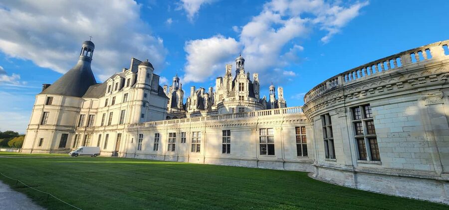 Paris to Loire Valley Castles Chambord & Chenonceau -DayTrip - Is $341 a fair price?