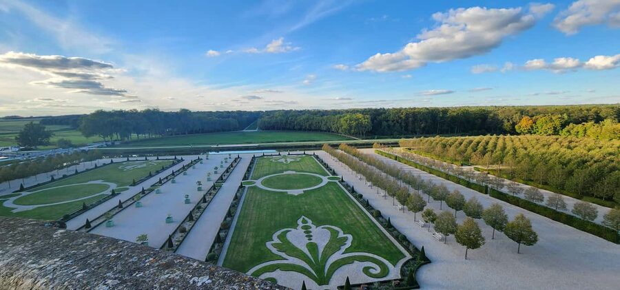Paris to Loire Valley Castles Chambord & Chenonceau -DayTrip - Who should book this day trip?