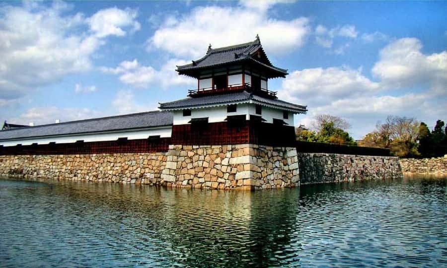 Peace Memorial Park, Hiroshima Castle, & Garden Private Tour - Shukkeien Garden: a gentle start