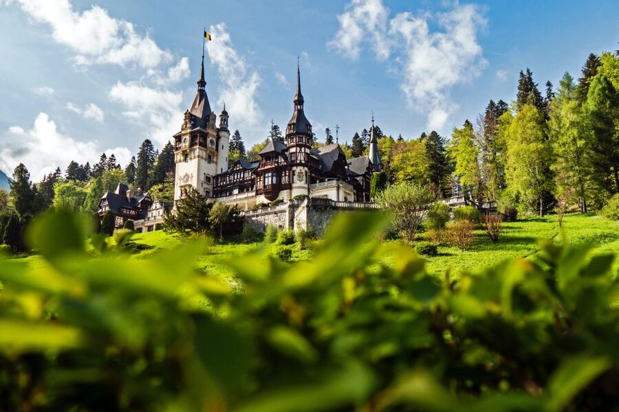 Peles & Cantacuzino Castles: Gourmet Wine & Cultural trip - Sinaia Monastery changes the pace