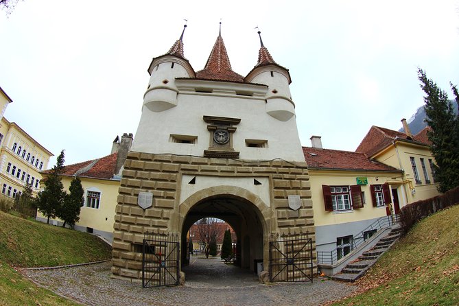 Peles Castle, Bran Castle and Brasov from Bucharest - What the private format really changes