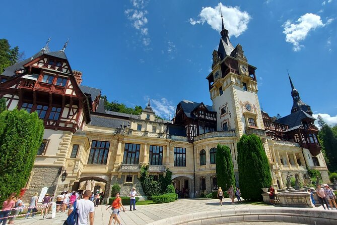 Peles Castle, Dracula Castle and Brasov old town - private tour from Bucharest - What the private format adds