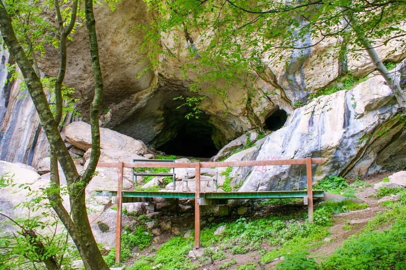 "Pëllumbas Cave, Erzeni Canyon & Petrelë Fortress Excursion" - Inside the 360-meter cave