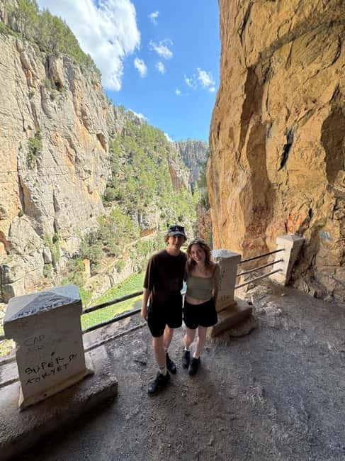 Peñíscola Day Tour: Game of Thrones, Castle Lunch, & Beach Time - Pope Luna Castle and its sea views