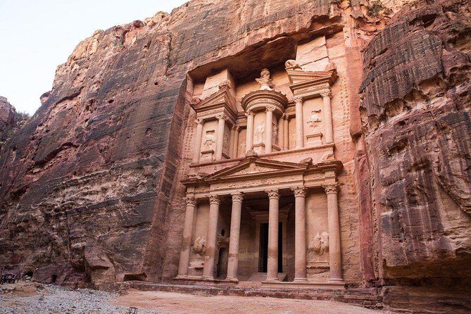 Petra, Little Petra and Shobak Castle - Private Tour From Amman - Guide option or independent exploration?