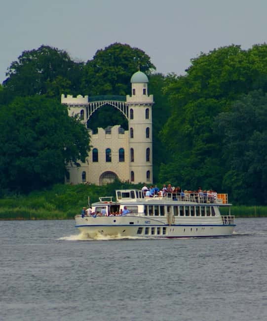 Potsdam: The evening Wannsee tour. Castles, parks, and villas. - A water route through Potsdam’s royal setting