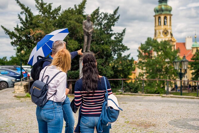 Prague: 1-Hour Castle Tour With Fast-GET Admission Ticket - Timing, directions, and what to bring