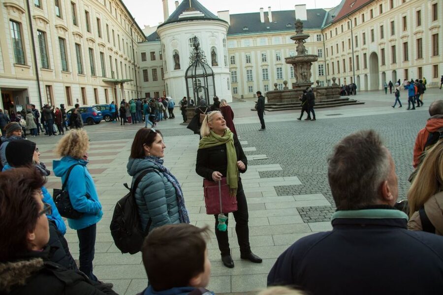 Prague: 3-Hour Old Town and Prague Castle Tour in German - Why this route works for a first day in Prague