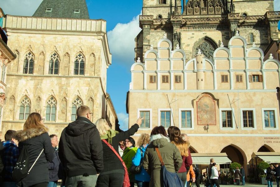 Prague: 3-Hour Old Town and Prague Castle Tour in German - The Astronomical Clock and Prague’s storybook streets