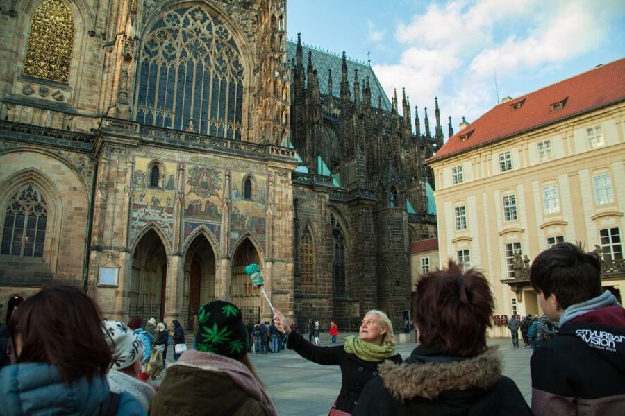 Prague: 3-Hour Old Town and Prague Castle Tour in German - Prague Castle courtyards and the Golden Lane