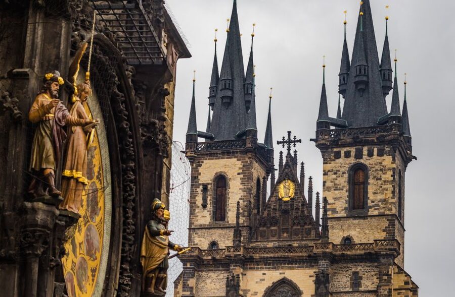 Prague: 3-Hour Walking Tour of Old Town & Prague Castle - Starting beside Old Town Square