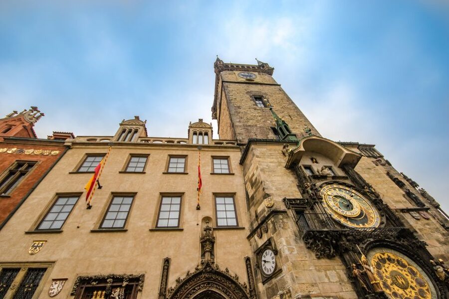 Prague: 3-Hour Walking Tour of Old Town & Prague Castle - Exploring Prague Castle from the outside