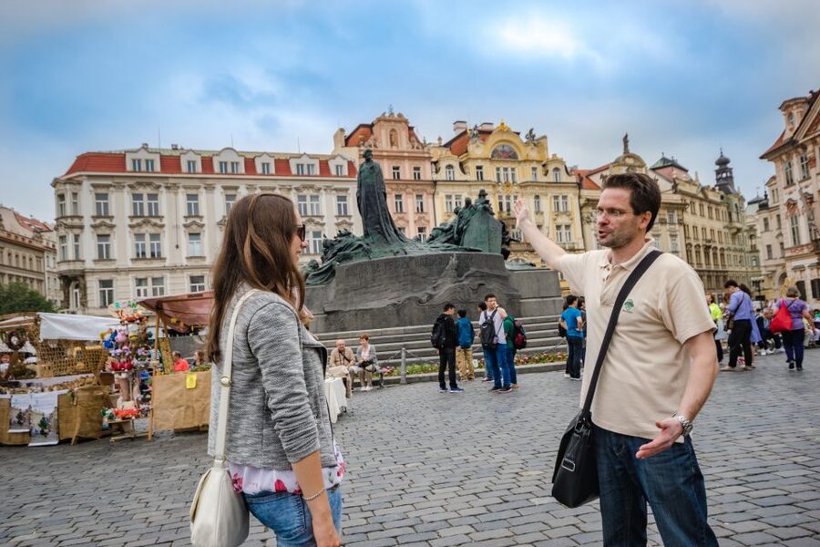 Prague: 3-Hour Walking Tour of Old Town & Prague Castle - The guides make the difference