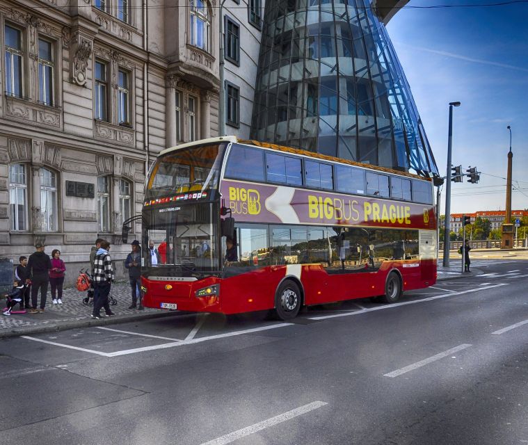 Prague: Big Bus Hop-on Hop-off, Castle Tour and River Cruise - Two bus routes, two different jobs